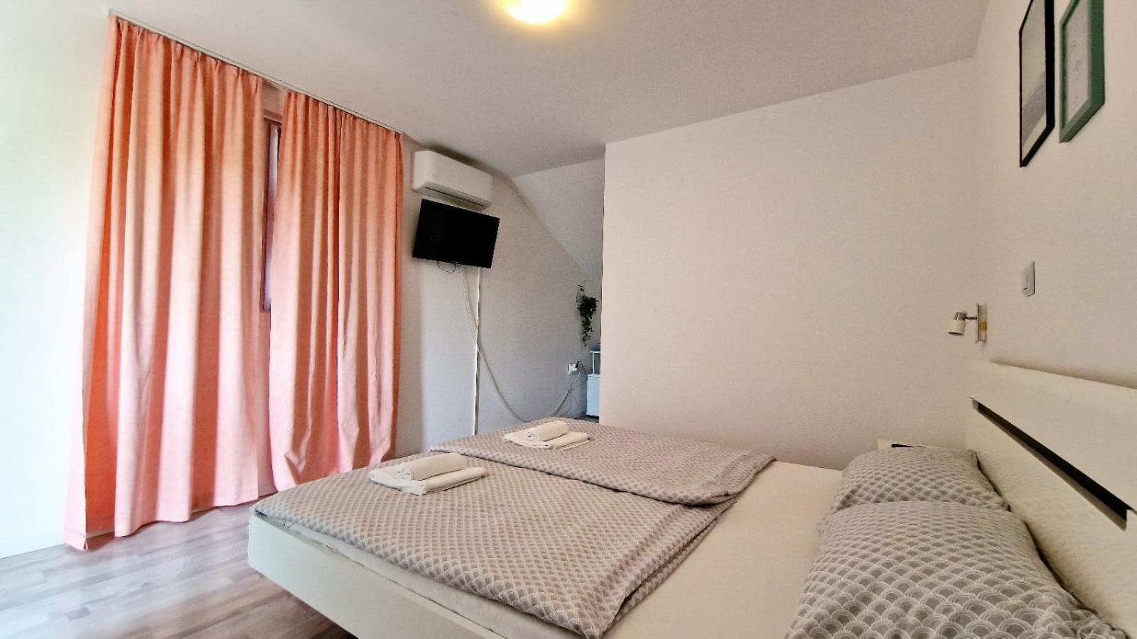 Cozy Room Peny Карловац Екстериор снимка